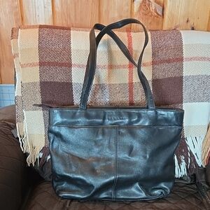 Sereta Black Leather Shoulder Bag